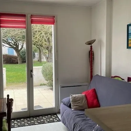 Holiday home Maisonnet Avec Jardin A - 2/4 Personnes, A 400m, Petit Chien Accepte - Fr-1-823-118 Barbatre